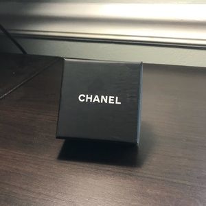 CHANEL CC EARRINGS SILVER STUD